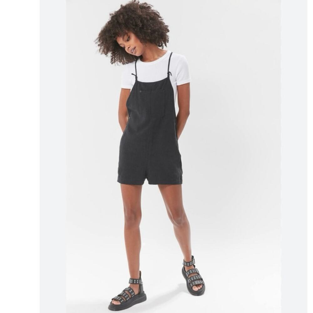 Urban Outfitters BDG Bianca Shortall Black Linen Blend Overall Romper Size L